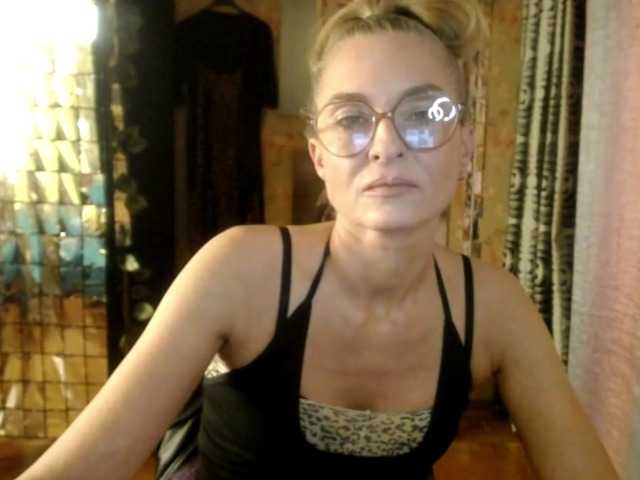 Soniadance live cam on BongaCams