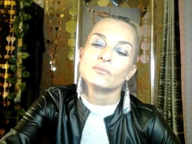 Soniadance live cam on BongaCams