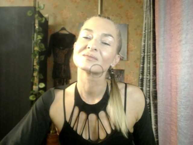 Soniadance live cam on BongaCams