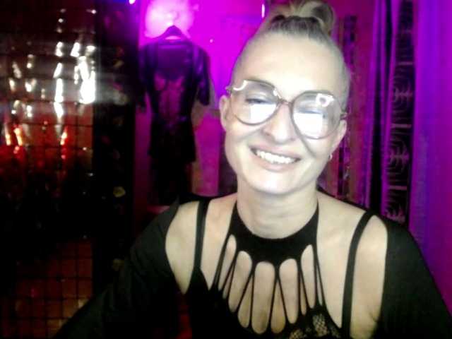 Soniadance live cam on BongaCams