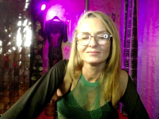 Soniadance live cam on BongaCams