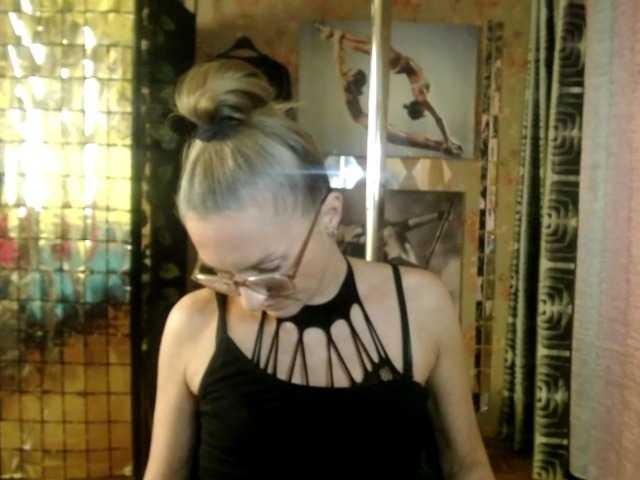 Soniadance live cam on BongaCams