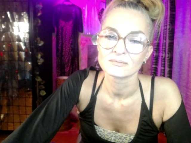 Soniadance live cam on BongaCams