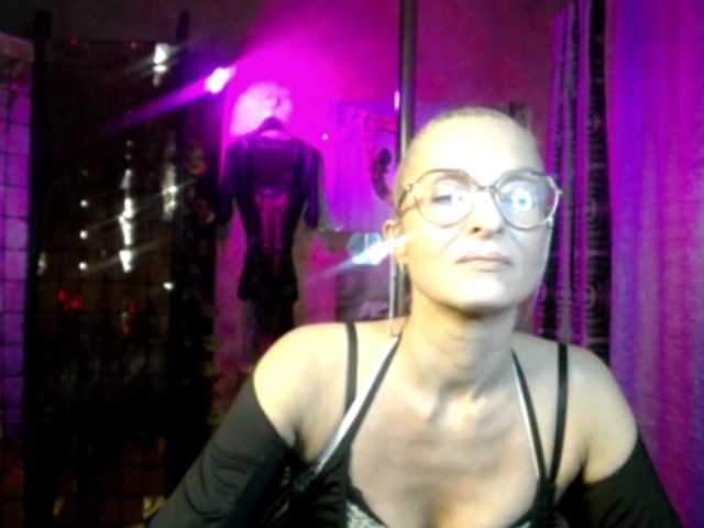 Soniadance live cam on BongaCams