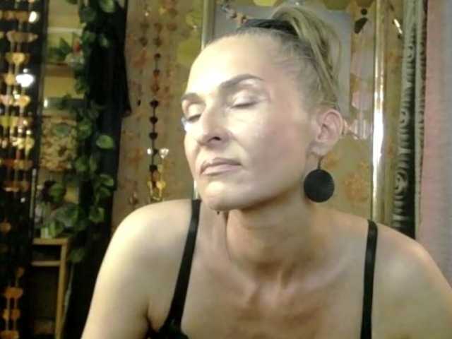 Soniadance live cam on BongaCams