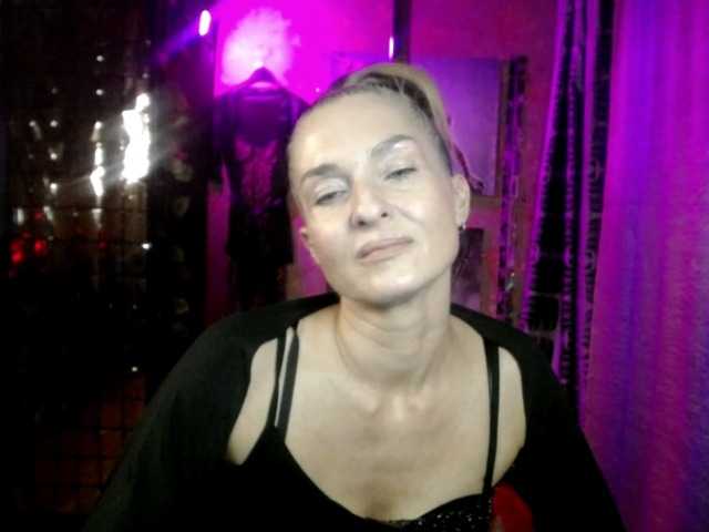 Soniadance live cam on BongaCams