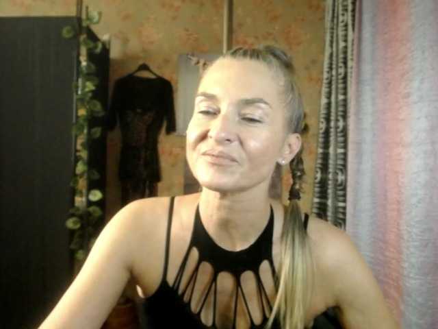 Soniadance live cam on BongaCams
