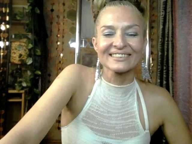 Soniadance live cam on BongaCams