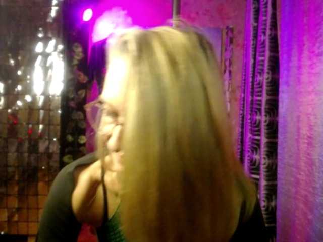 Soniadance live cam on BongaCams