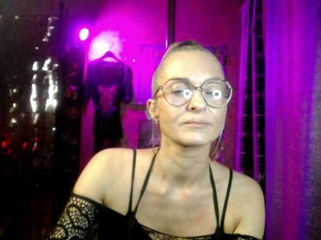 Soniadance live cam on BongaCams