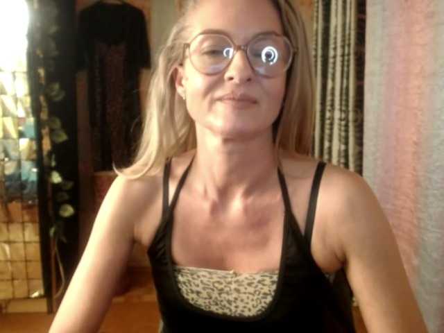 Soniadance live cam on BongaCams