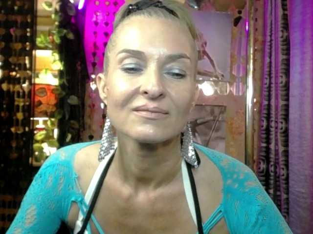 Soniadance live cam on BongaCams