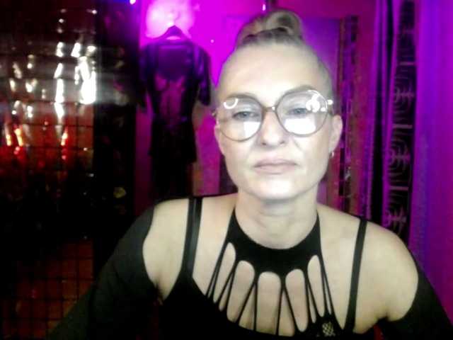 Soniadance live cam on BongaCams