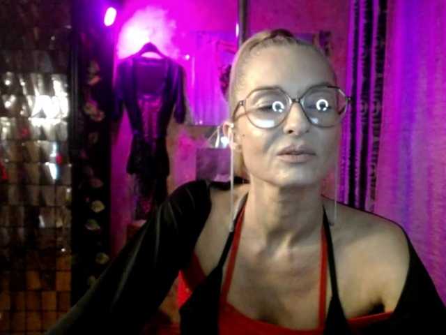 Soniadance live cam on BongaCams
