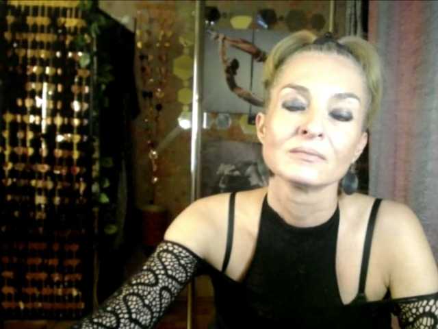 Soniadance live cam on BongaCams