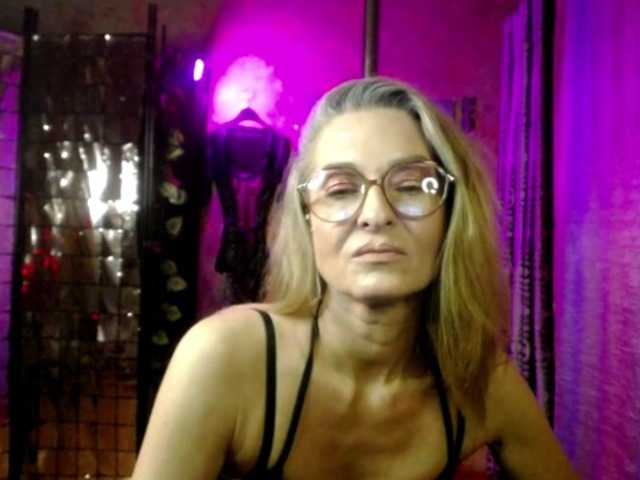 Soniadance — live female cam