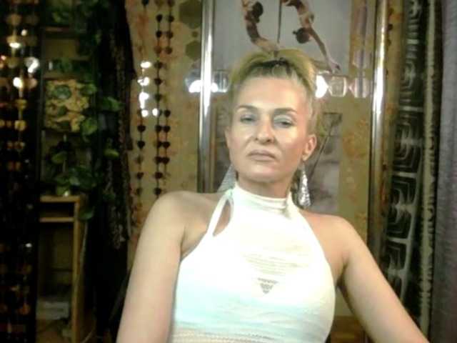 Soniadance live cam on BongaCams
