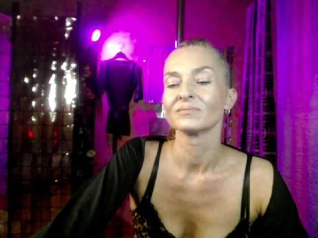 Soniadance live cam on BongaCams