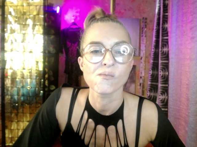 Soniadance, en directo ahora en BongaCams