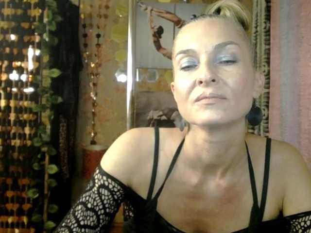 Soniadance live cam on BongaCams