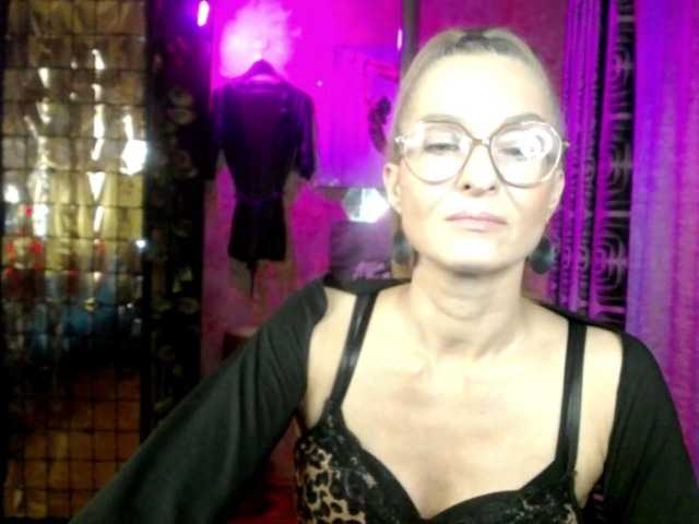Soniadance live cam on BongaCams