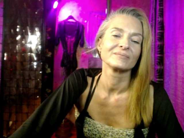 Soniadance live cam on BongaCams