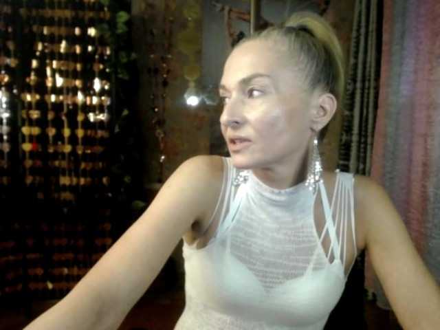 Soniadance live cam on BongaCams