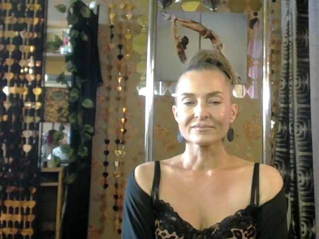 Soniadance live cam on BongaCams