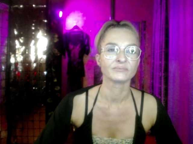 Soniadance live cam on BongaCams