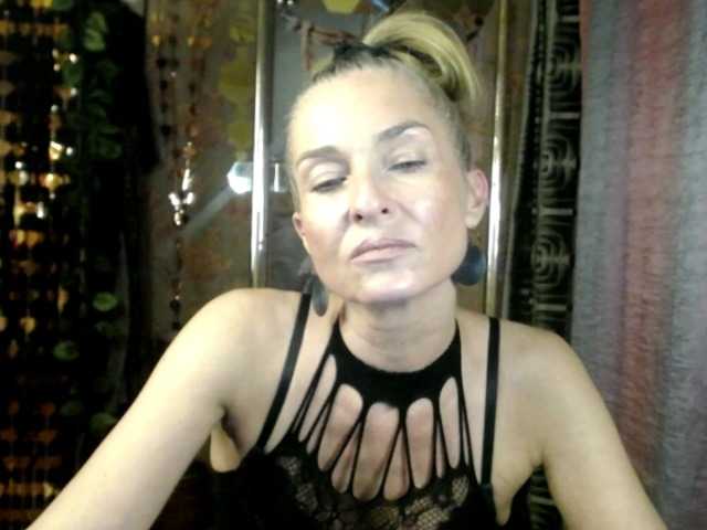 Soniadance live cam on BongaCams