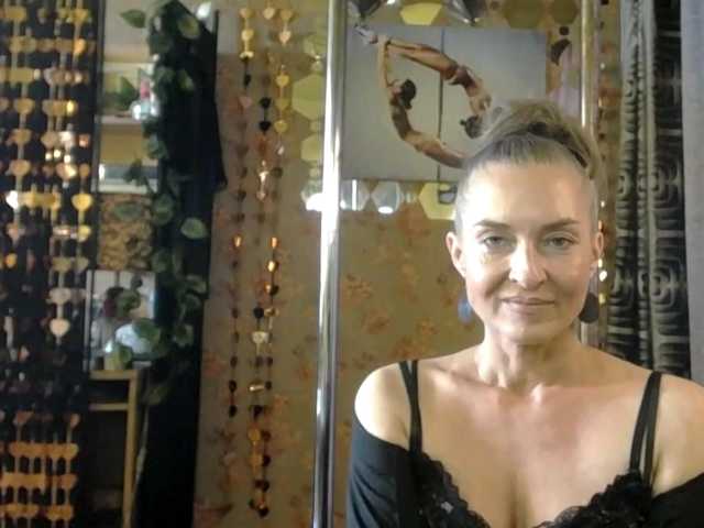 Soniadance live cam on BongaCams