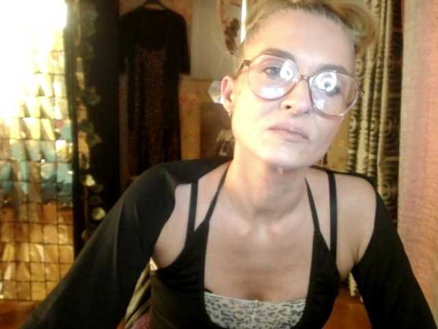 Soniadance live cam on BongaCams