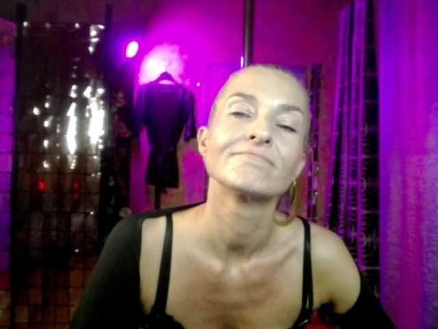 Soniadance live cam on BongaCams