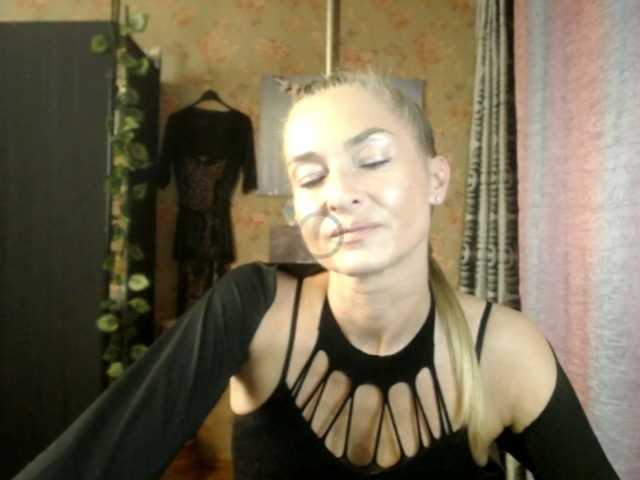 Soniadance live cam on BongaCams