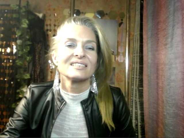 Soniadance live cam on BongaCams