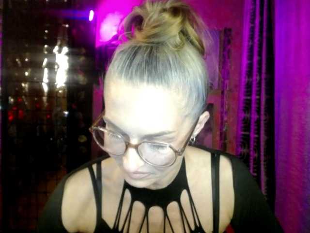 Soniadance, en directo ahora en BongaCams
