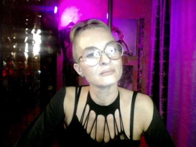Soniadance live cam on BongaCams