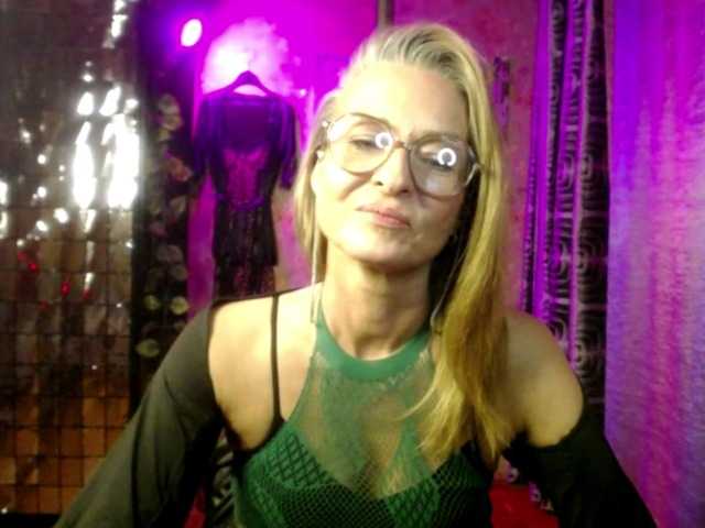Soniadance live cam on BongaCams