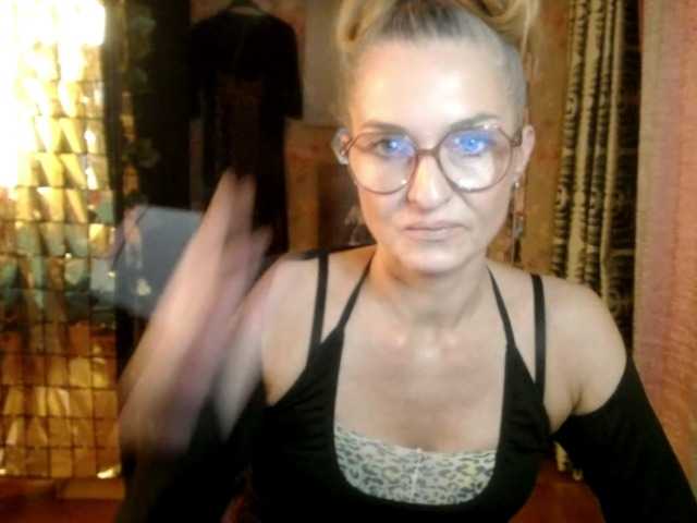 Soniadance live cam on BongaCams