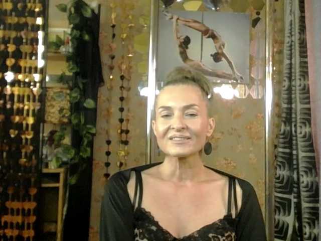 Soniadance live cam on BongaCams