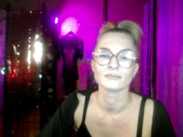Soniadance live cam on BongaCams