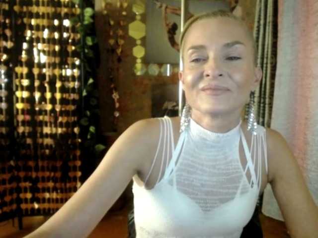 Soniadance live cam on BongaCams