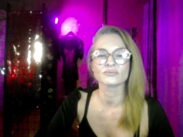 Soniadance live cam on BongaCams