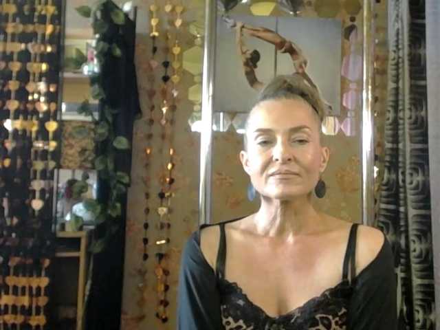Soniadance live cam on BongaCams