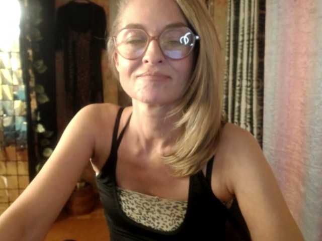 Soniadance live cam on BongaCams