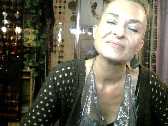 Soniadance live cam on BongaCams