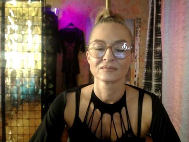 Soniadance, en directo ahora en BongaCams