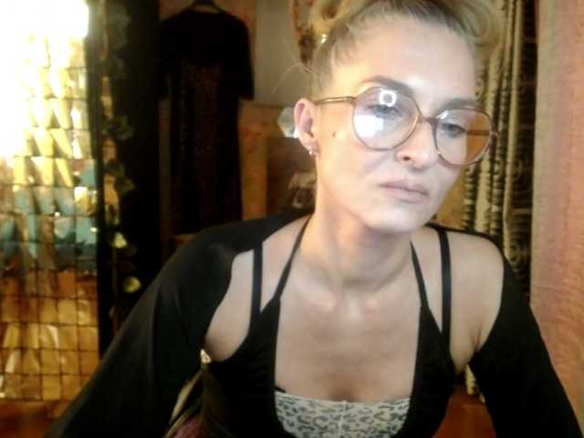 Soniadance live cam on BongaCams