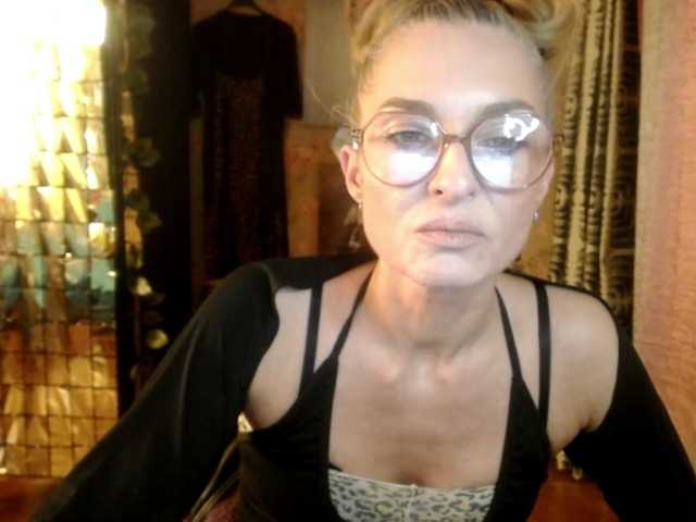 Soniadance live cam on BongaCams