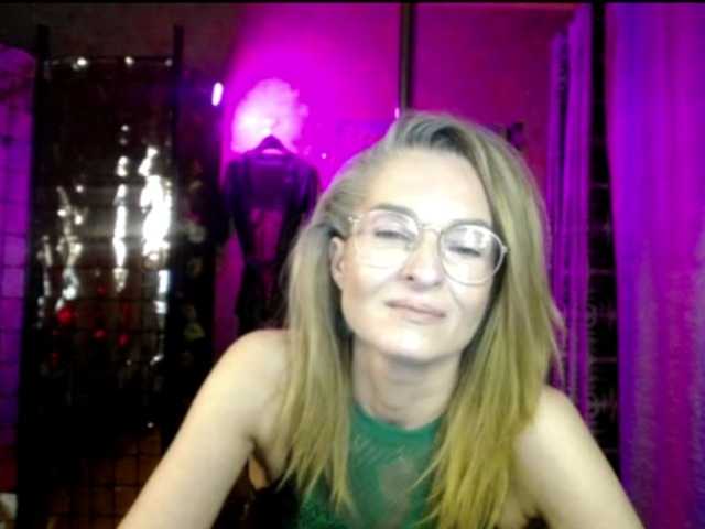 Soniadance live cam on BongaCams
